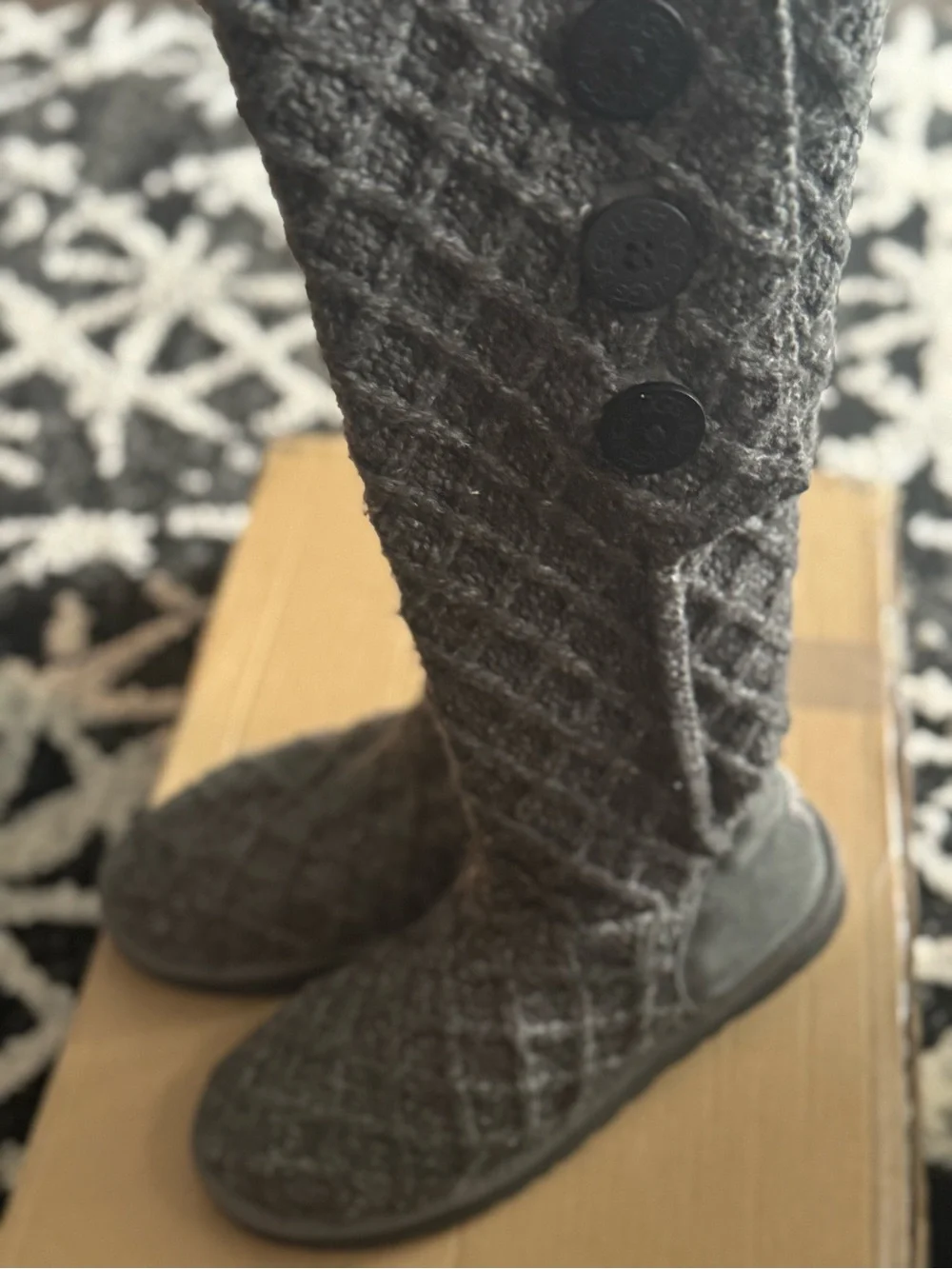 Ugg Women’s Gray Knit Button-Accent Winter Boots size 10